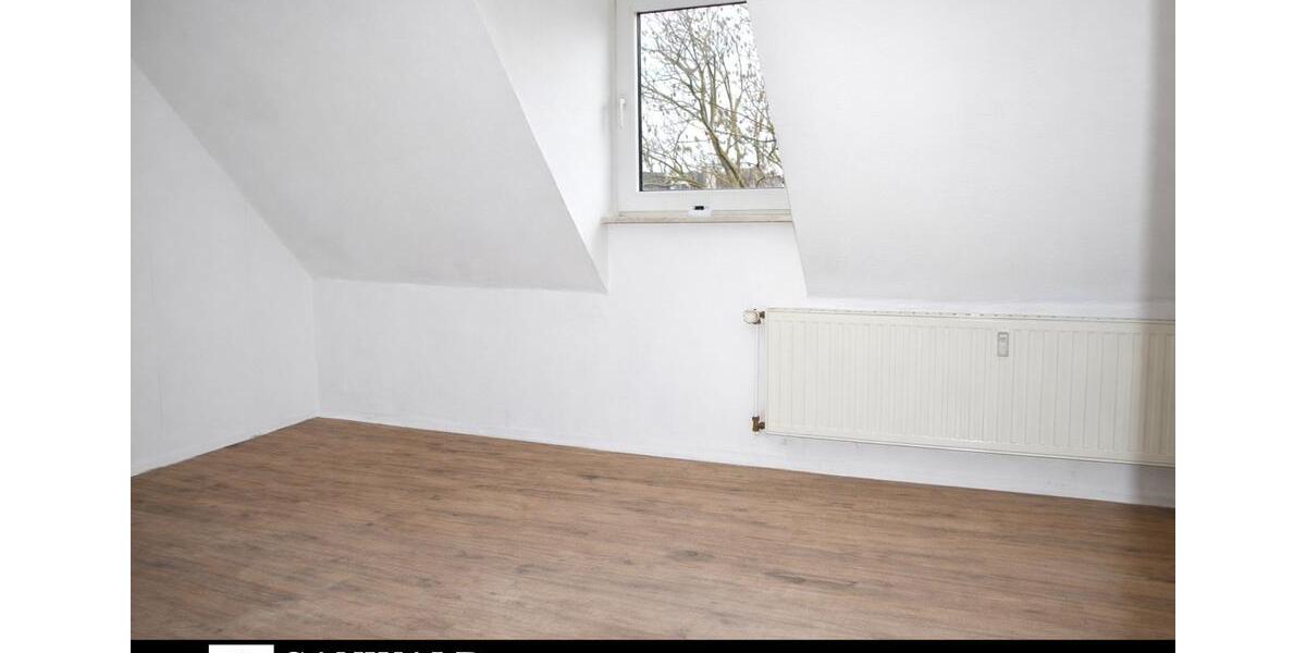 Dachgeschoßwohnung Essen Stadtbezirk V - 3.5 Zimmer, 42 m&sup2;, 350&euro; | Angebot:26005605