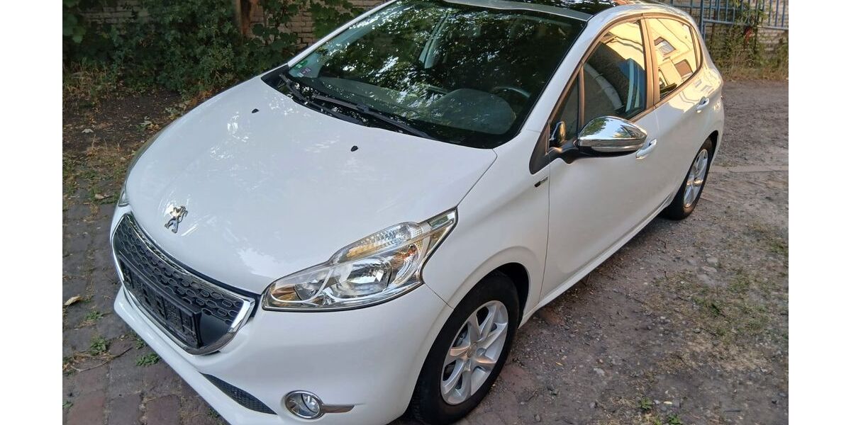 Peugeot 208 63.000 km 5.999 &euro; Essen 45279
