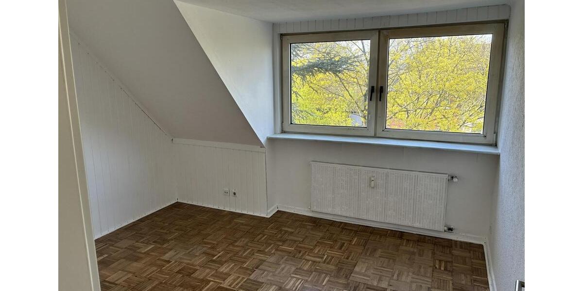 Dachgeschoßwohnung Essen Stadtbezirk VII - 3.5 Zimmer, 73 m&sup2;, 560&euro; | Angebot:26050317