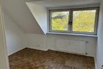 Dachgeschoßwohnung Essen Stadtbezirk VII - 3.5 Zimmer, 73 m&sup2;, 560&euro; | Angebot:26050317