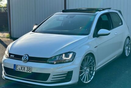 VW Golf 63.300 km 17.999 &euro; Essen 45277