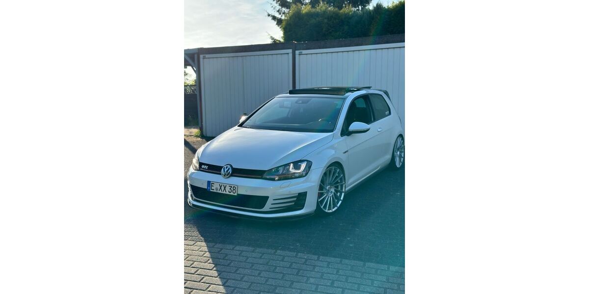 VW Golf 63.300 km 17.999 &euro; Essen 45277