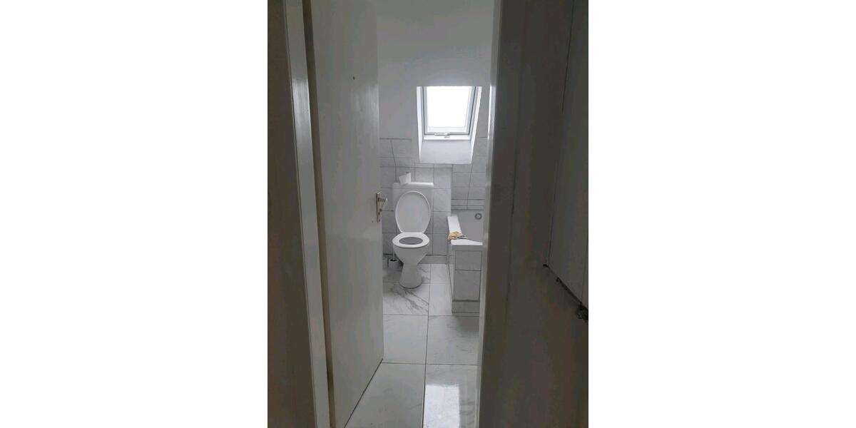 Dachgeschoßwohnung Gelsenkirchen Gelsenkirchen-Nord - 100 Zimmer, 2 m&sup2;, 750&euro; | Angebot:26276807