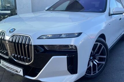 BMW i7 13.533 km 103.770 &euro; Essen 45134