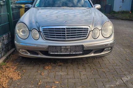 Mercedes-Benz E 220 208.000 km 2.689 &euro; Bottrop 46240