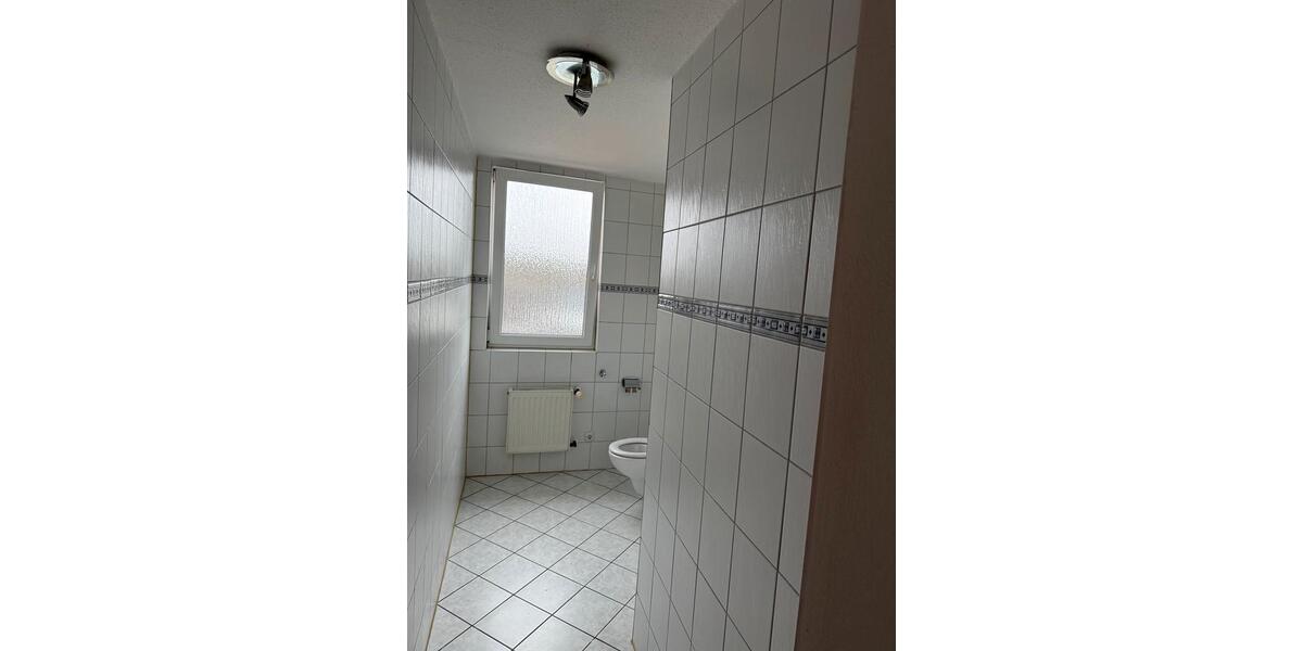 Dachgeschoßwohnung Essen Stadtbezirk III - 4 Zimmer, 82 m&sup2;, 920&euro; | Angebot:25222612