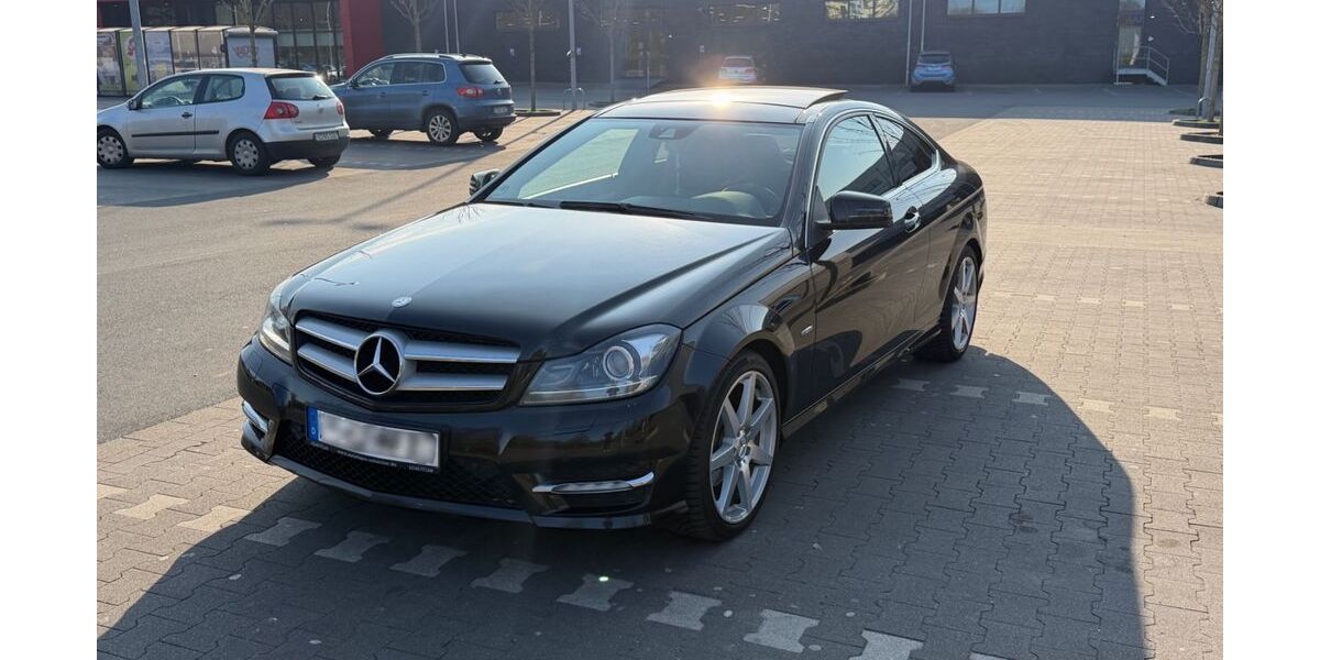 Mercedes-Benz C 250 148.000 km 14.555 &euro; Essen 45141