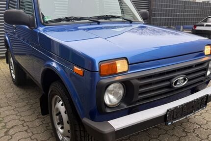 Lada Niva 4.500 km 14.890 &euro; Essen 45356
