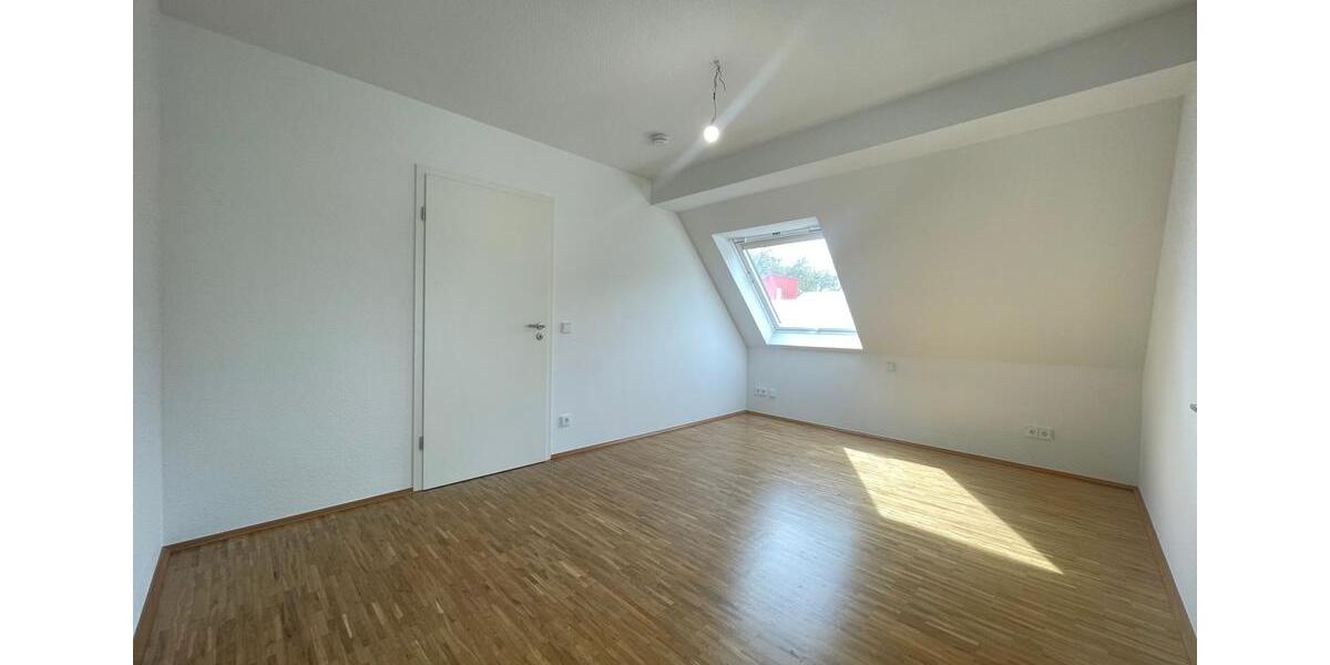 Dachgeschoßwohnung Essen Stadtbezirk IV - 3 Zimmer, 81 m&sup2;, 849&euro; | Angebot:26279244