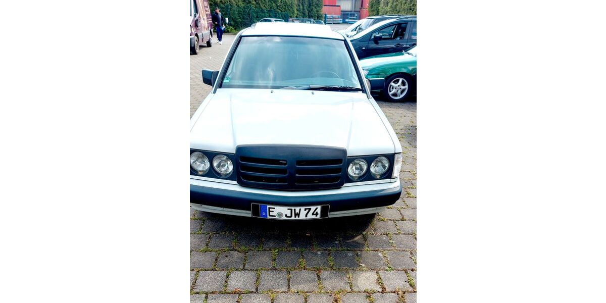 Mercedes-Benz 190 124.840 km 4.500 &euro; Essen 45307