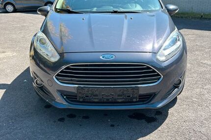 Ford Fiesta 157.000 km 2.700 &euro; Duisburg 47239