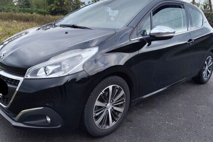 Peugeot 208 43.667 km 7.000 &euro; Bottrop - Boy 46240