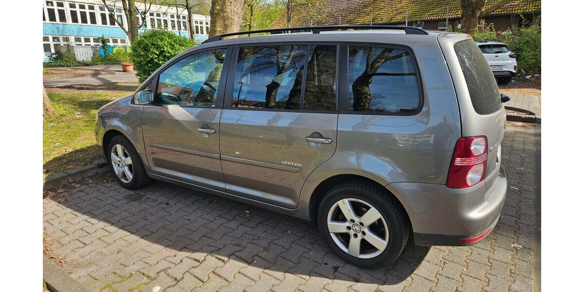 VW Touran 171.517 km 3.400 &euro; Essen 45326