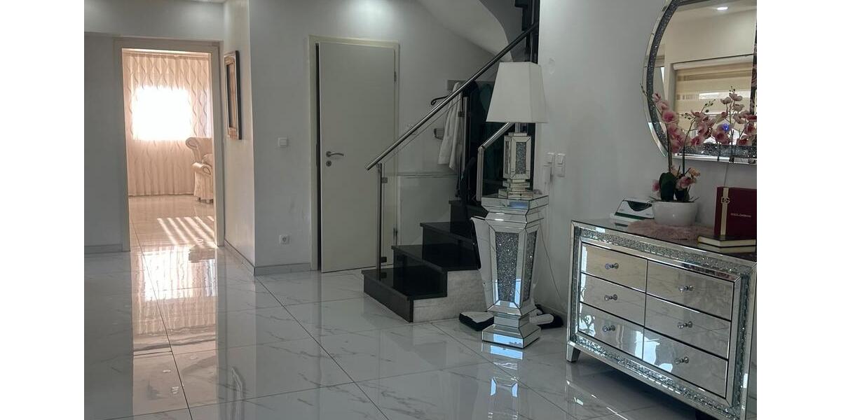 Doppelhaushälfte Dinslaken Lohberg - 7.5 Zimmer, 180 m&sup2;, 2.400&euro; | Angebot:26289080