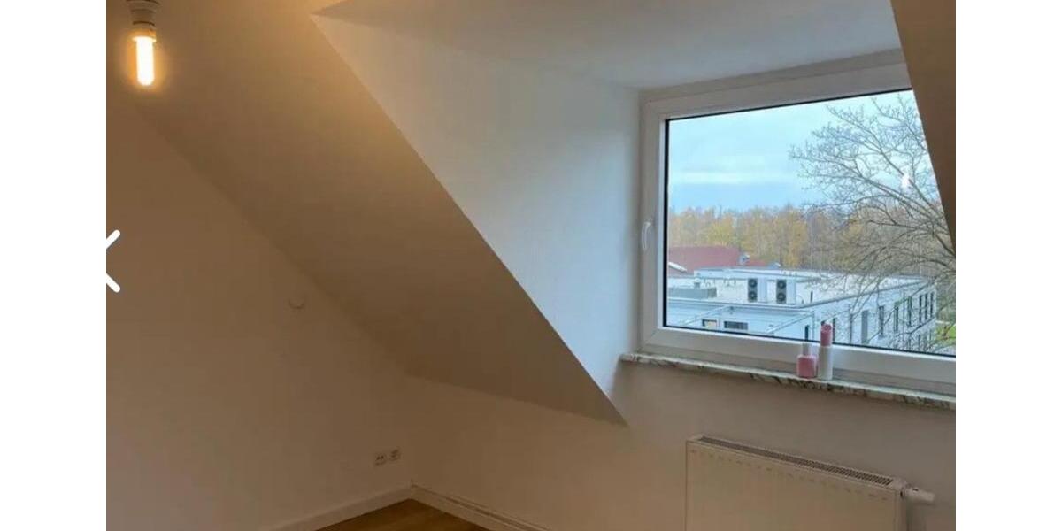 Dachgeschoßwohnung Essen Stadtbezirk IV - 3 Zimmer, 63 m&sup2;, 587&euro; | Angebot:26042228