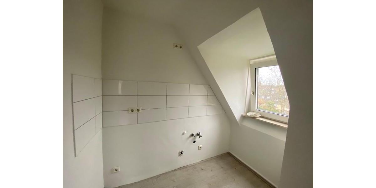 Dachgeschoßwohnung Essen Stadtbezirk VI - 3.5 Zimmer, 38 m&sup2;, 382&euro; | Angebot:25277384