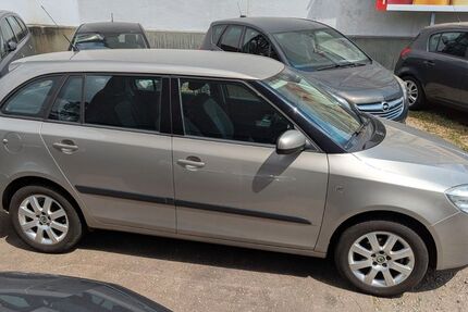 Skoda Fabia 71.670 km 3.990 &euro; Mülheim-Ruhr 45473