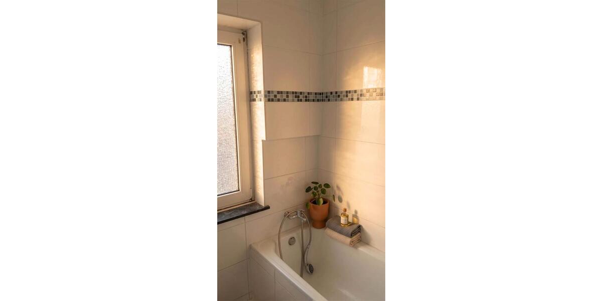 Etagenwohnung Gelsenkirchen Ückendorf - 4 Zimmer, 75 m&sup2;, 562&euro; | Angebot:26271024