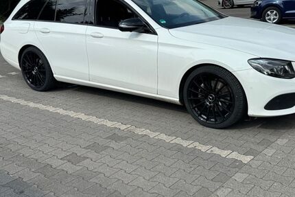 Mercedes-Benz E 220 142.000 km 20.999 &euro; Dinslaken 46535