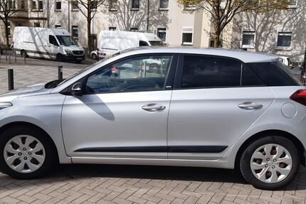 Hyundai i20 170.000 km 5.999 &euro; Duisburg 47053