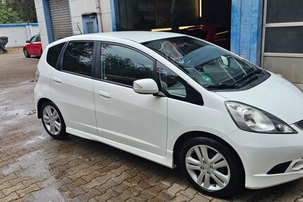 Honda Jazz 85.500 km 6.500 &euro; Duisburg 47179