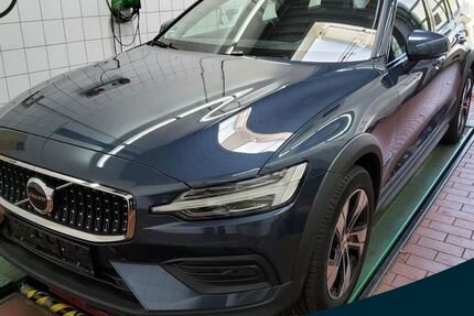 Volvo V60 Cross Country 32.702 km 37.980 &euro; Essen-Kray 45309