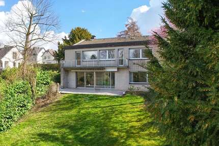 Haus Mülheim an der Ruhr Menden-Holthausen - 8 Zimmer, 260 m&sup2;, 769.000&euro; | Angebot:26021825