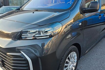 Toyota Proace (Verso) 1.984 km 38.599 &euro; Gelsenkirchen 45884