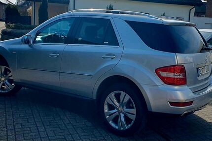 Mercedes-Benz ML 300 288.000 km 10.000 &euro; Rhede 46414