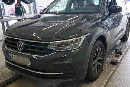 VW Tiguan 53.533 km 25.880 &euro; Wesel 46483
