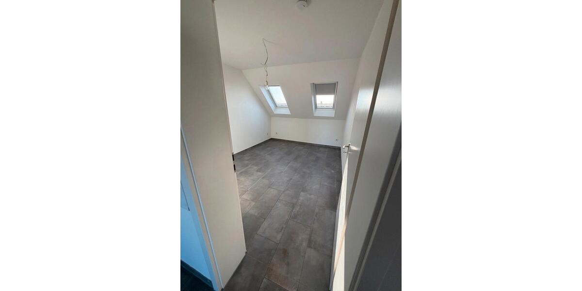 Dachgeschoßwohnung Gelsenkirchen Rotthausen - 4.5 Zimmer, 98 m&sup2;, 1.015&euro; | Angebot:26254958