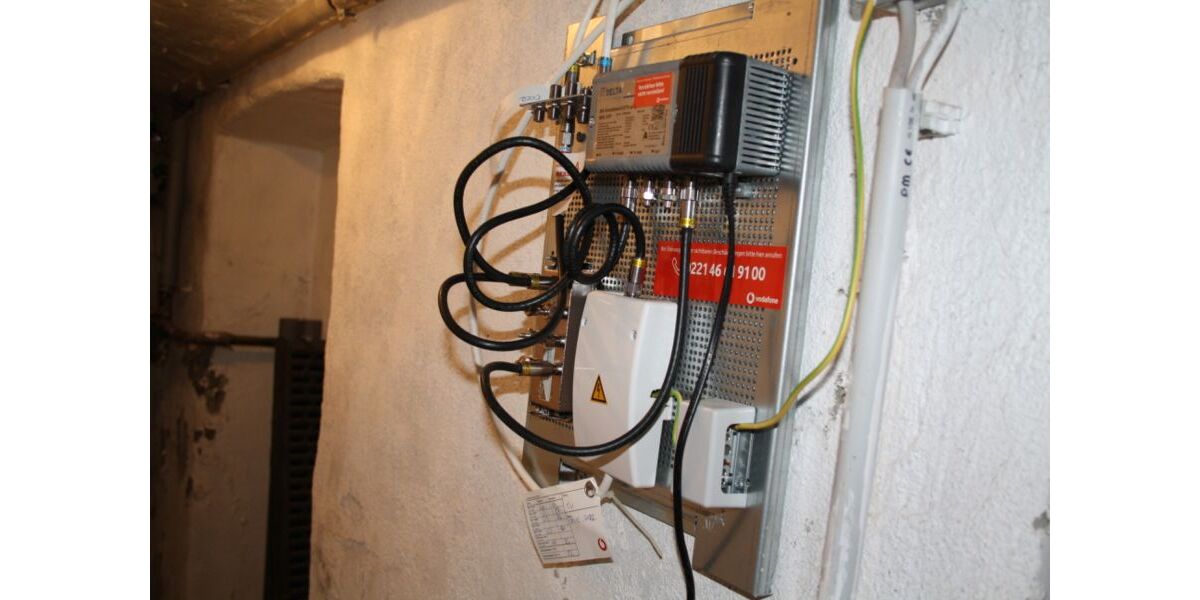 Provisionsfrei* Top modernisierte Kapitalanlage ohne Sanierungsstau in Duisburg-Hochfeld - Mehrfamilienhaus mit 277 m² Wohnfläche, vollvermietet, provisionsfrei vom Handwerker - Mehrfamilienhaus, Wohnhaus Duisburg Duisburg-Mitte | Angebot:26305418