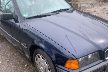 BMW 318 196.000 km 1.850 &euro; Bottrop 46238