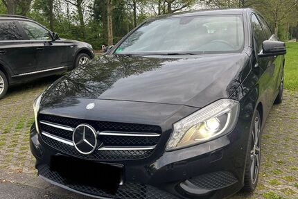 Mercedes-Benz A 180 48.000 km 14.950 &euro; Essen 45309