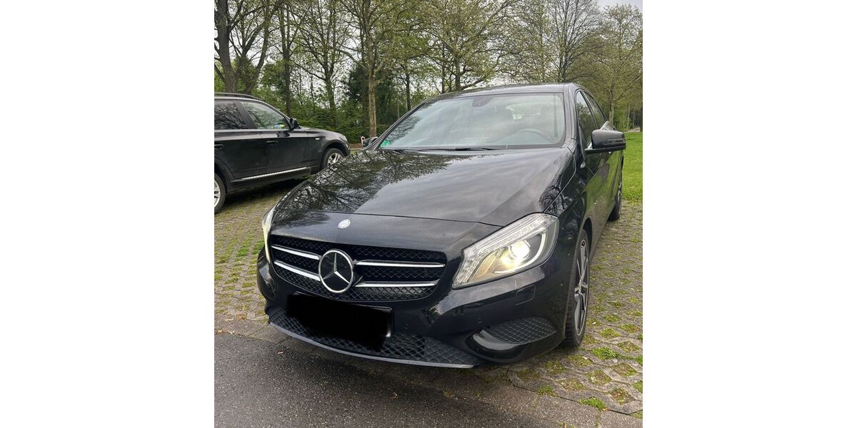 Mercedes-Benz A 180 48.000 km 14.950 &euro; Essen 45309