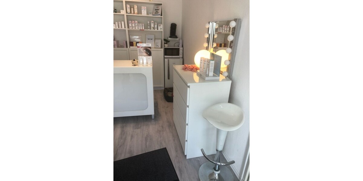 Kosmetik Büro Ladenlokal Agentur Praxis in Essen-Borbeck, 25 qm, hell und freundlich renoviert - Gewerbeobjekt Essen Bergeborbeck | Angebot:26296237