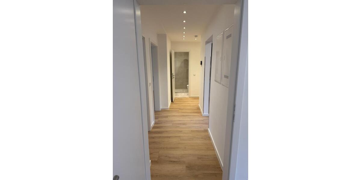 Erdgeschoßwohnung Duisburg Duisburg-Mitte - 3.5 Zimmer, 66 m&sup2;, 1.200&euro; | Angebot:25974614