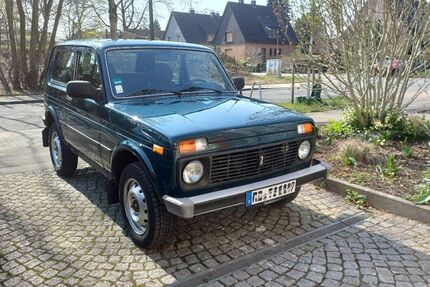 Lada Niva 39.200 km 8.800 &euro; Recklinghausen 45661