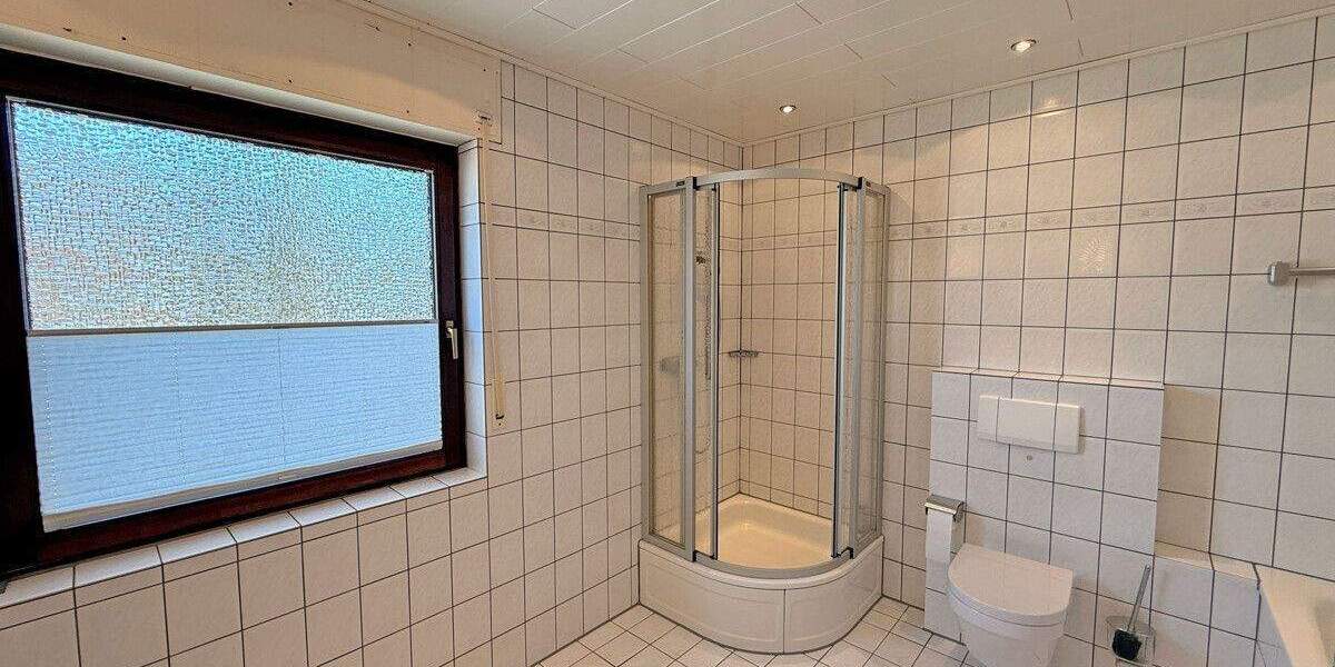 Etagenwohnung Dinslaken Bruch - 4 Zimmer, 115 m&sup2;, 229.000&euro; | Angebot:25684457