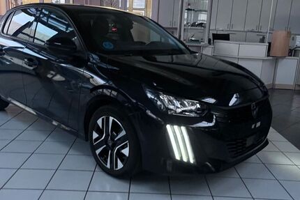 Peugeot 208 27.000 km 14.990 &euro; Gelsenkirchen 45892