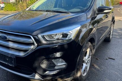 Ford Kuga 109.000 km 9.200 &euro; Essen 45147