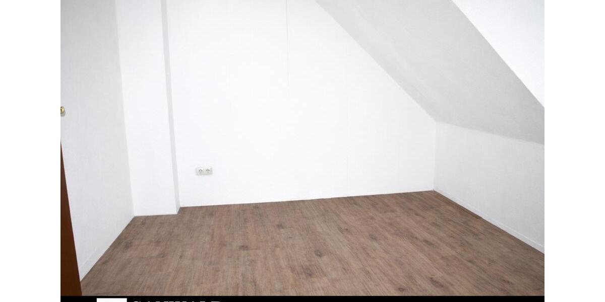 Dachgeschoßwohnung Essen Stadtbezirk V - 3.5 Zimmer, 42 m&sup2;, 350&euro; | Angebot:26005605