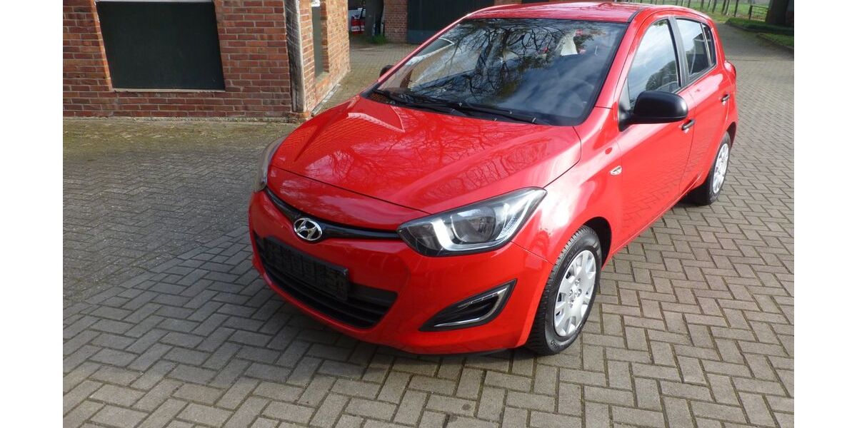 Hyundai i20 123.610 km 4.990 &euro; Borken-Burlo 46325
