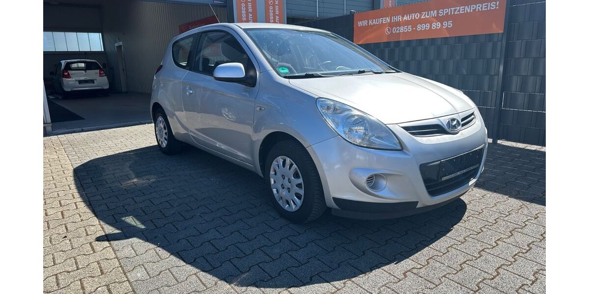 Hyundai i20 158.300 km 2.880 &euro; Voerde 46562