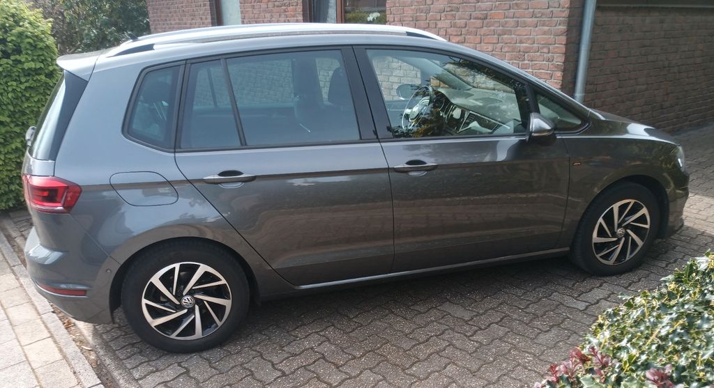 VW Golf Sportsvan 124.000 km 11.750 &euro; Wesel 46485