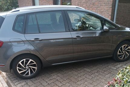 VW Golf Sportsvan 124.000 km 12.250 &euro; Wesel 46485