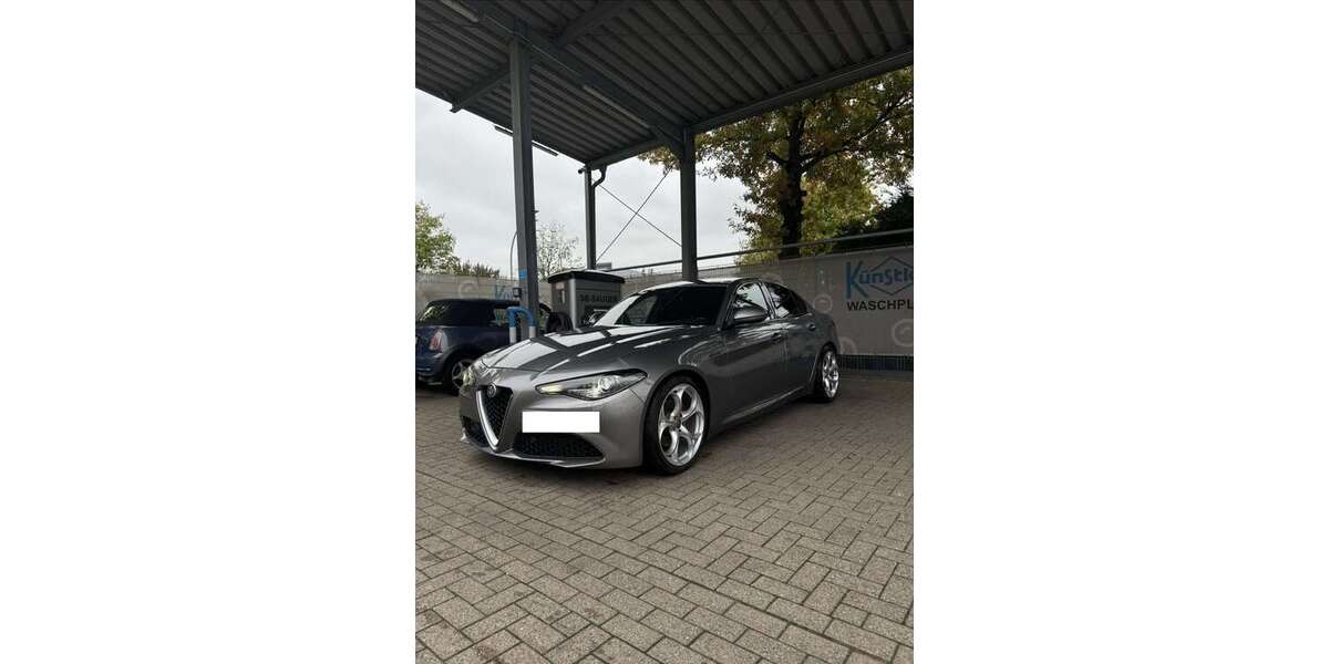 Alfa Romeo Giulia 150.000 km 22.500 &euro; Borken 46325