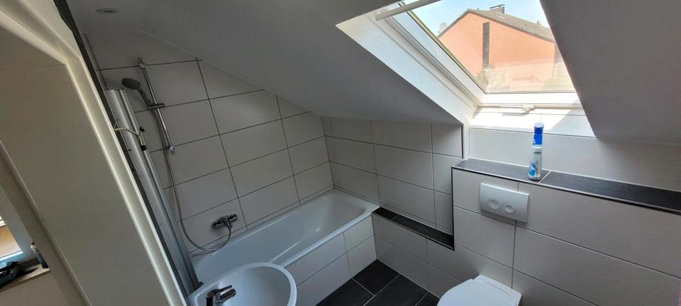 Dachgeschoßwohnung Essen Stadtbezirk VIII - 2 Zimmer, 38 m&sup2;, 380&euro; | Angebot:26296364