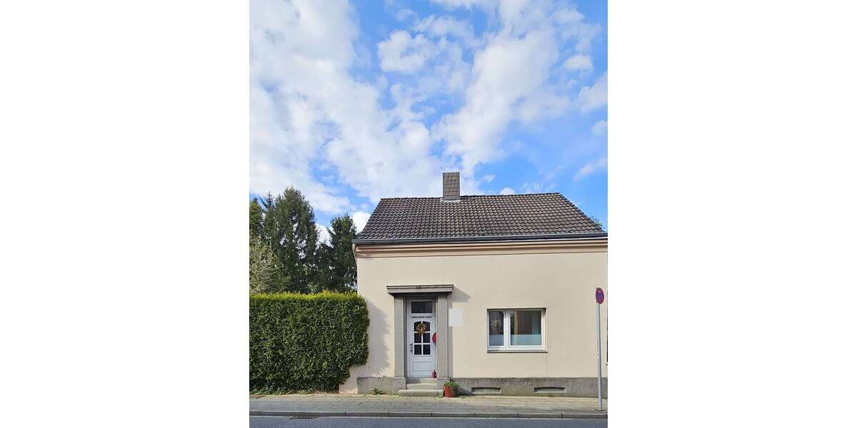 Einfamilienhaus Essen Stadtbezirk IV - 6 Zimmer, 120 m&sup2;, 990&euro; | Angebot:26289692