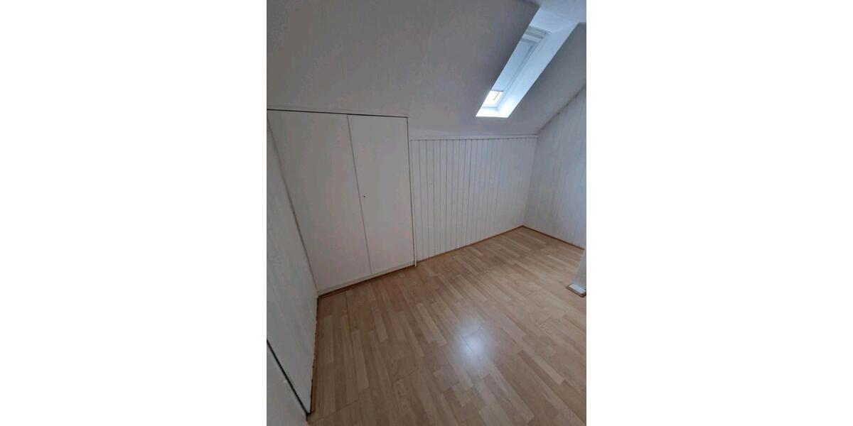 Dachgeschoßwohnung Essen Stadtbezirk IV - 2 Zimmer, 40 m&sup2;, 370&euro; | Angebot:25538414